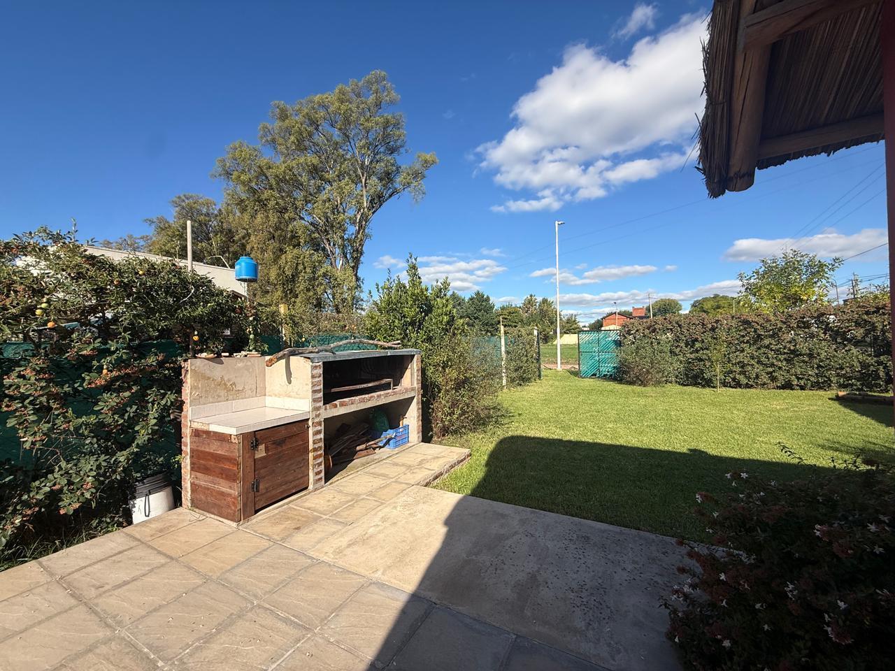 Foto de casa quinta con pileta en venta en jauregui belgrano e italia, imagen 1