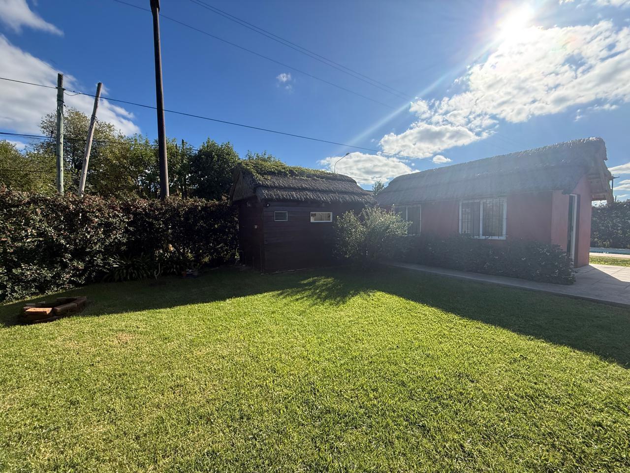 Foto de casa quinta con pileta en venta en jauregui belgrano e italia, imagen 2