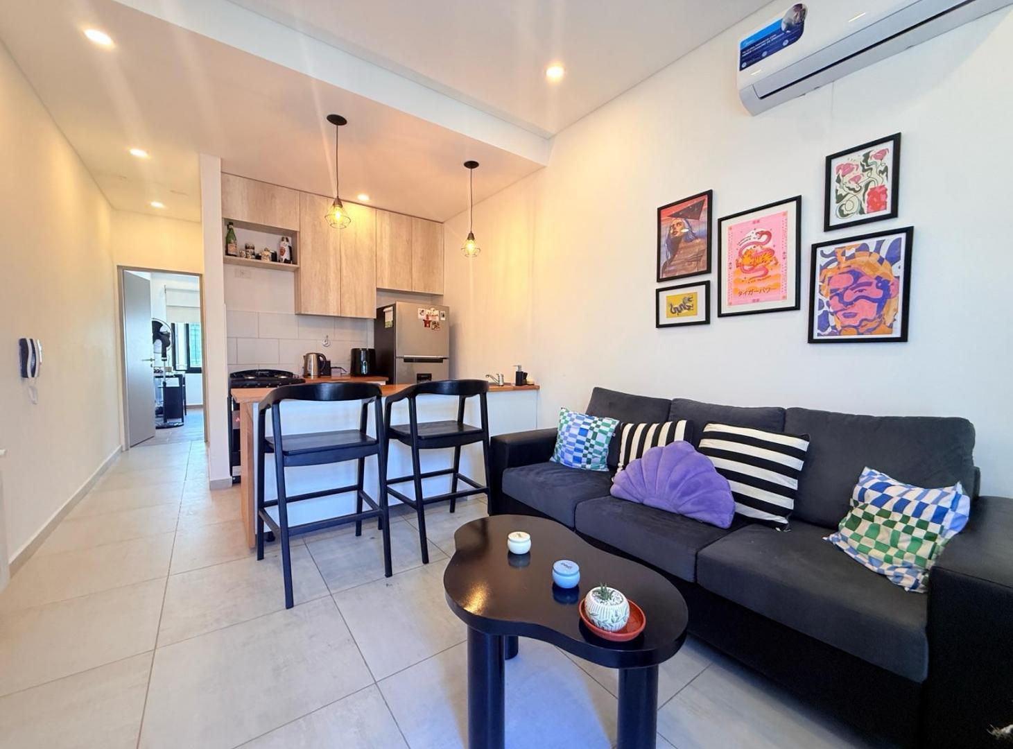Foto de Departamento dos ambientes en venta lujan centro con cochera apto, imagen 1