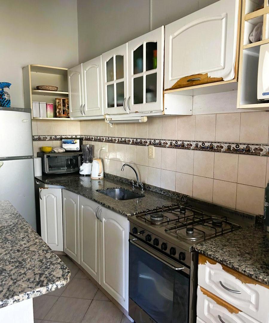 Foto de casa de 4 ambientes en venta en lujan con patio y cochera apto credito, imagen 5