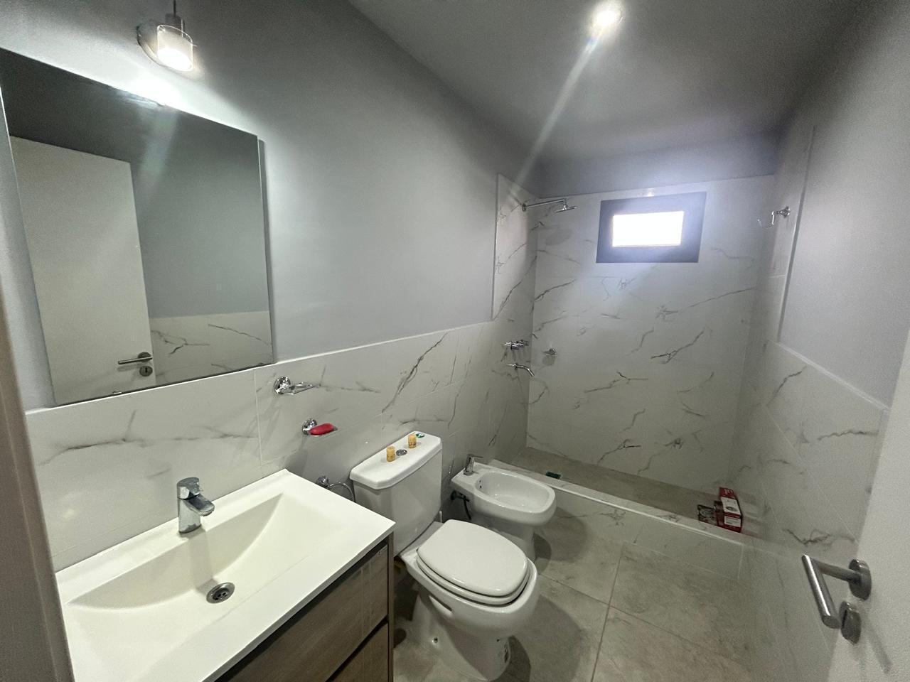 Foto de departamento 2 ambientes moderno en alquiler en lujan centro con, imagen 3
