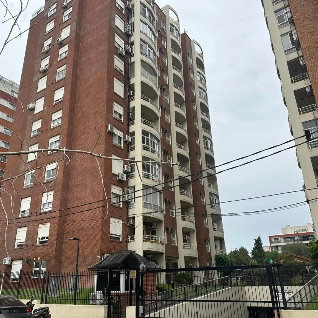 VENTA APTA CRÉDITO// DPTO. 3 AMBIENTES EN BARRIO PARQUE BERNAL 2