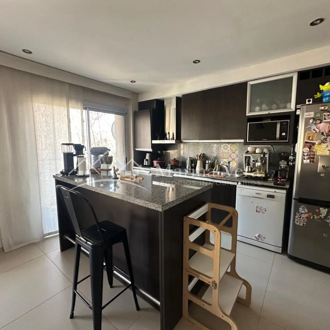 VENTA APTA CRÉDITO//PISO DE 4 AMBIENTES EN QUILMES 8