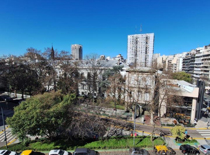 4 Ambientes Amplios Fte Balcón Vista a la Ciudad con Playroom / Comedor Diario  3