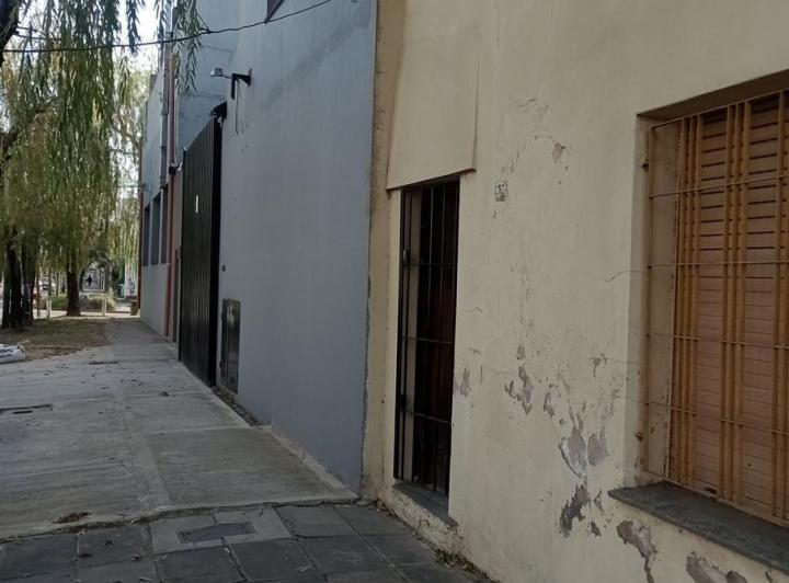 EXCELENTE UBICACION CASA TERRENO