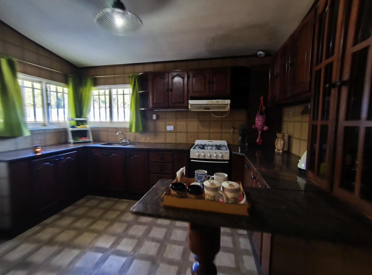Foto de Casa 3 Dormitorios - Pileta Y Parque 1192m² - Villa Giardino, imagen 5
