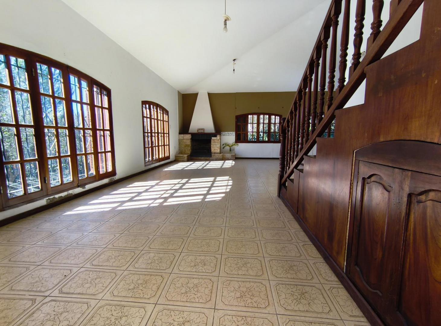 Foto de Casa 3 Dormitorios - Pileta Y Parque 1192m² - Villa Giardino, imagen 4