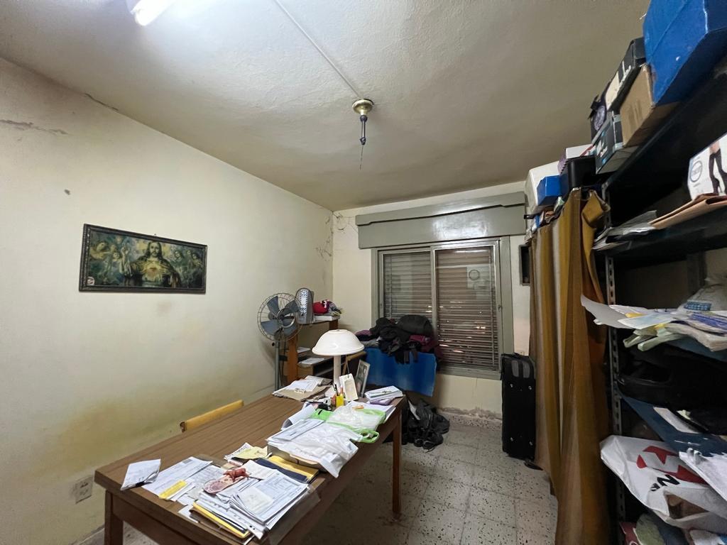 Casa con Local Sobre Av Suipacha 1
