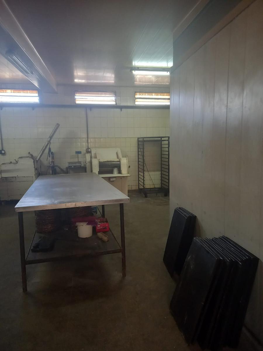 Local Comercial con Panadería y Casa 5