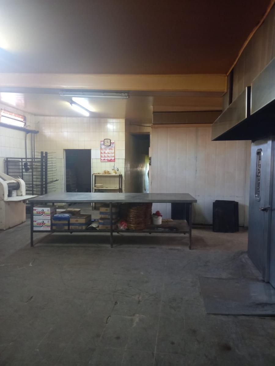 Local Comercial con Panadería y Casa 4