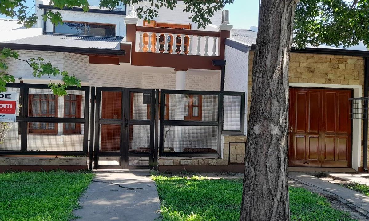 Casa en Barrio Pizzurno 2