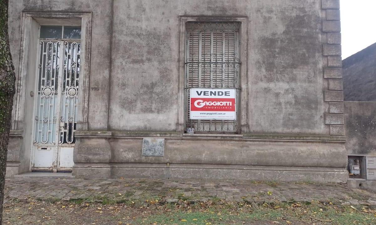 Casa en Restaurar en Barrio Sarmiento 4