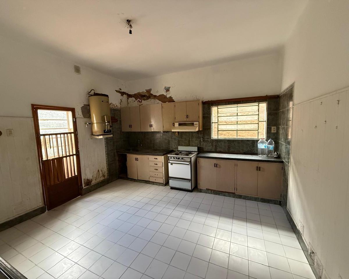 Casa en Restaurar en Barrio Sarmiento 3