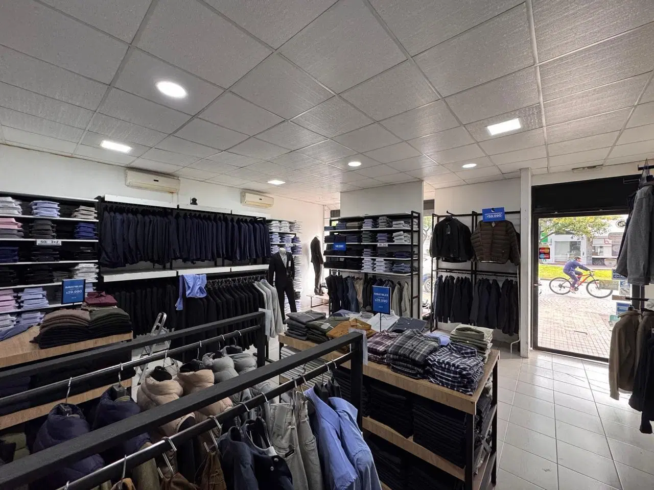 2 Locales comerciales con renta en el microcentro 3