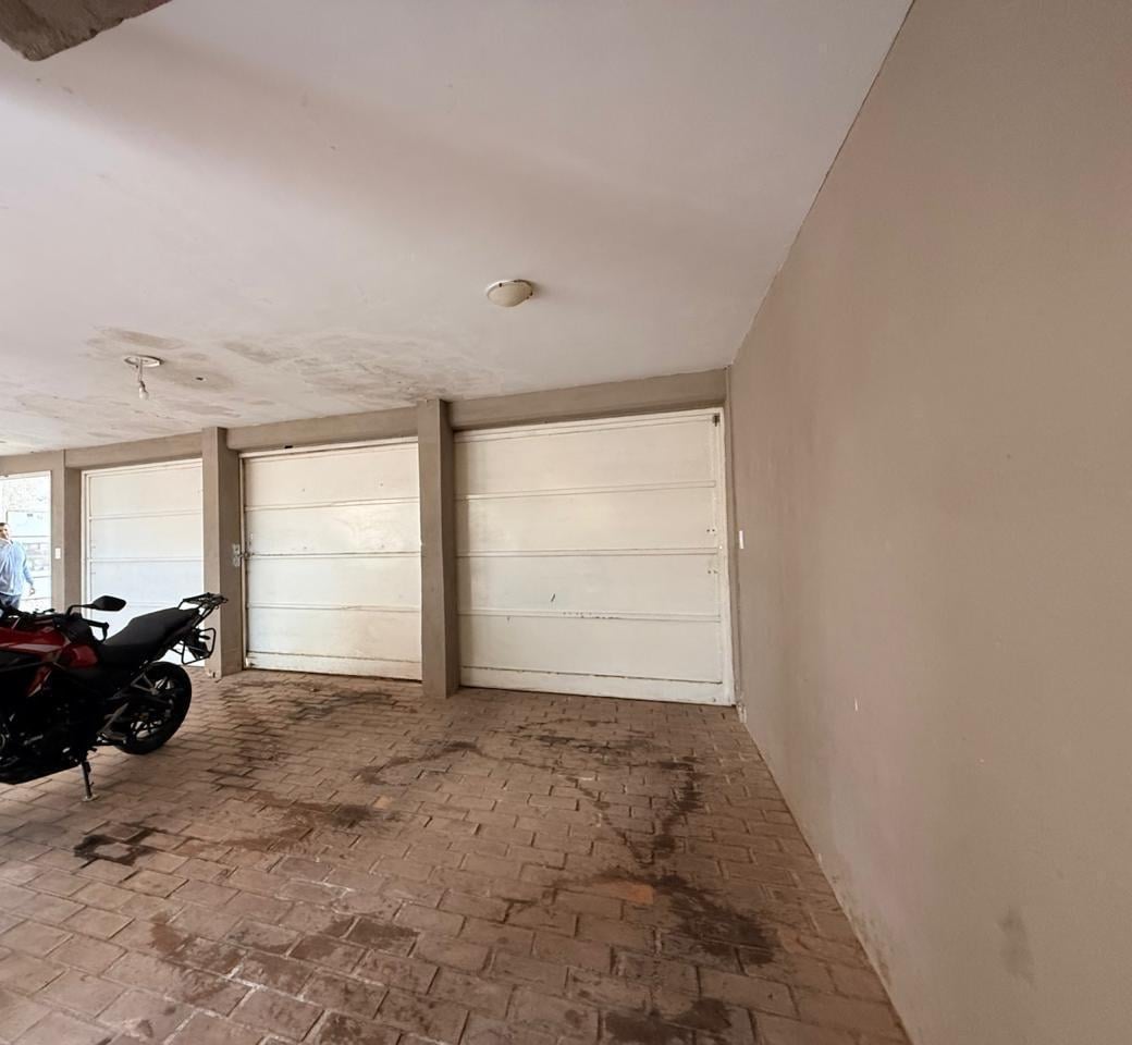 Foto de En venta, Barrio Belgrano Dpto. en PB con Cochera, imagen 2