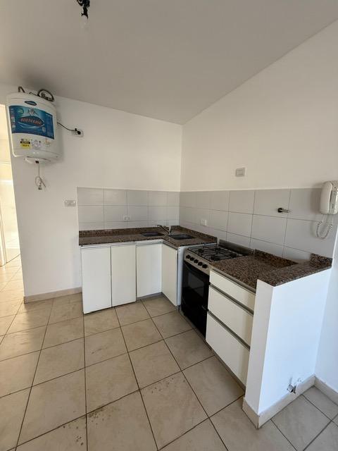 Foto de DEPARTAMENTO DOS AMBIENTES CON COCHERA, imagen 4