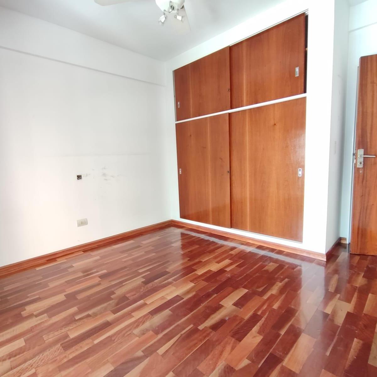 Fantástico Piso 4amb con Dos Cocheras y Baulera 3