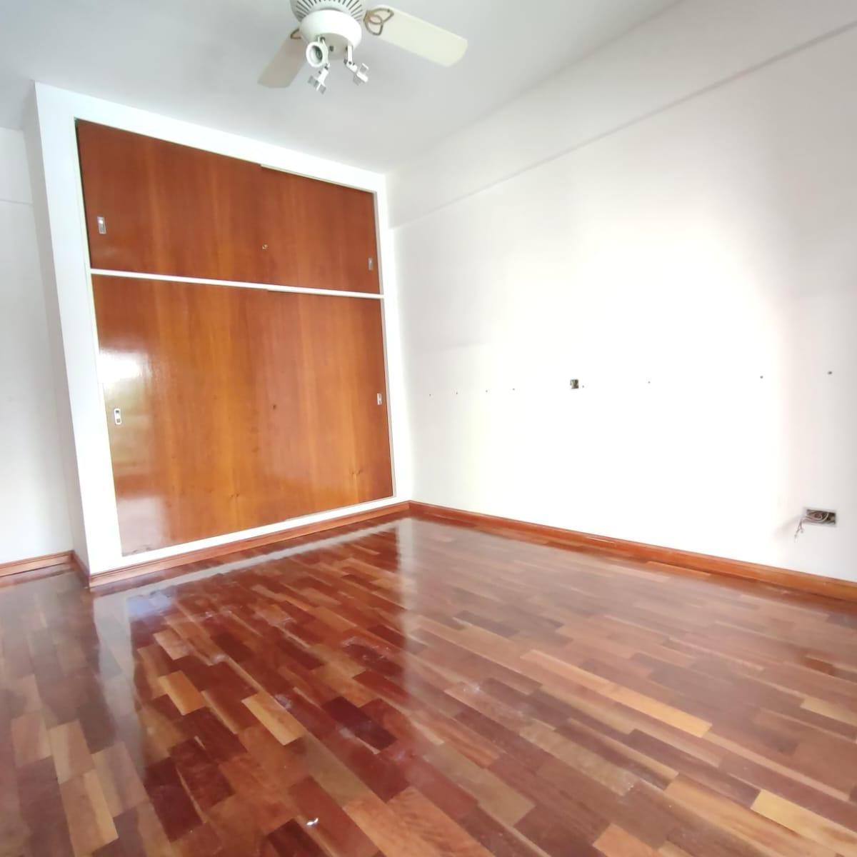 Fantástico Piso 4amb con Dos Cocheras y Baulera 4