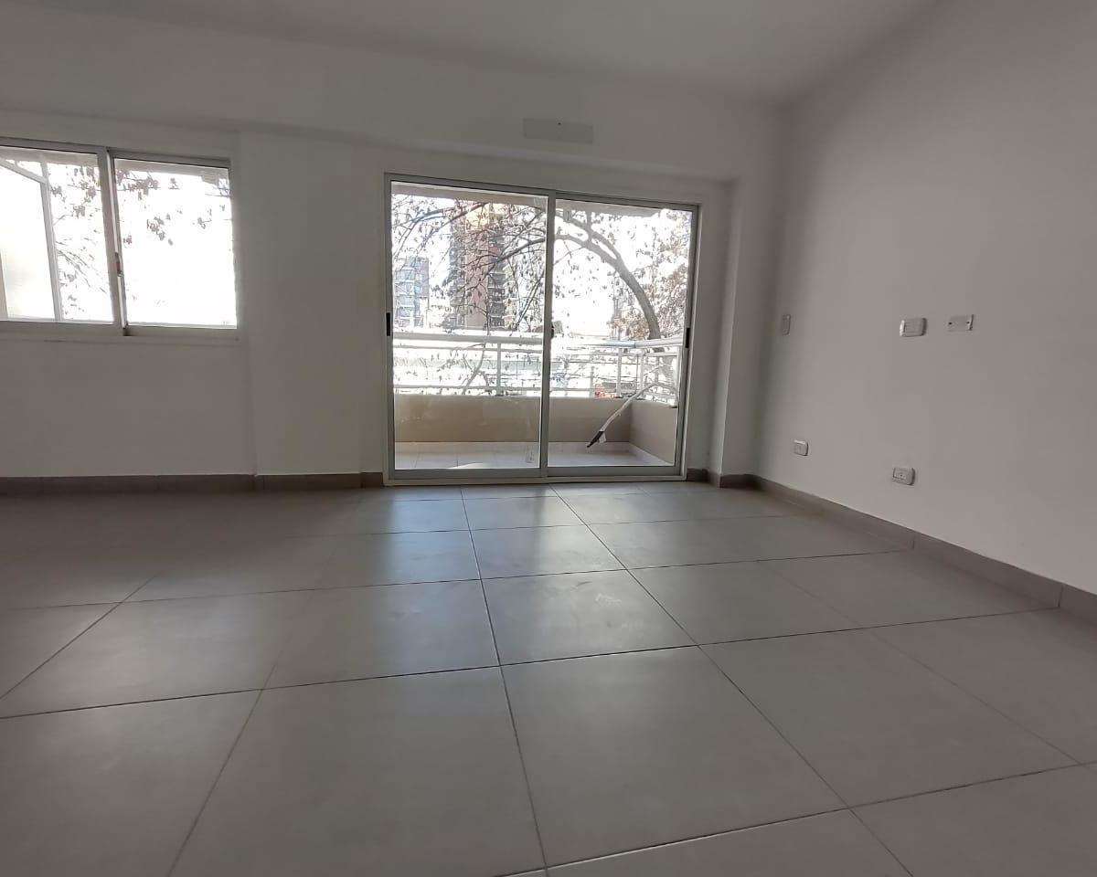 Foto de A estrenar - Muy buen ambiente divisible con balcón en edificio de, imagen 2