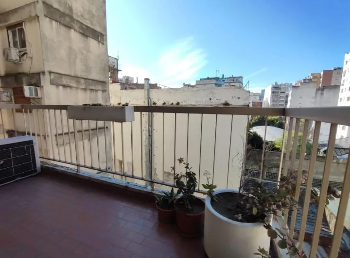 Amplio y cómodo semipiso de 3amb - dep - balcón  5