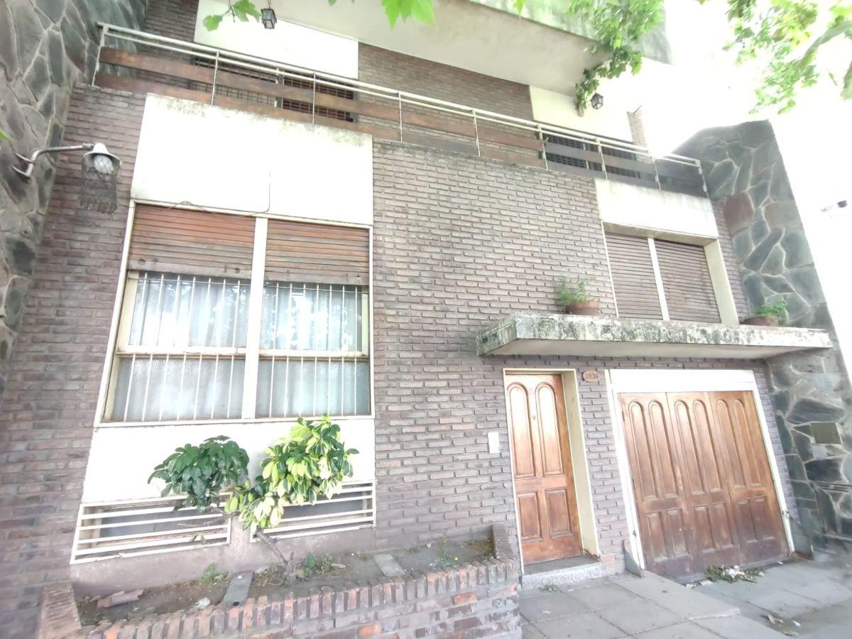 Excelente y muy amplia casa de estilo