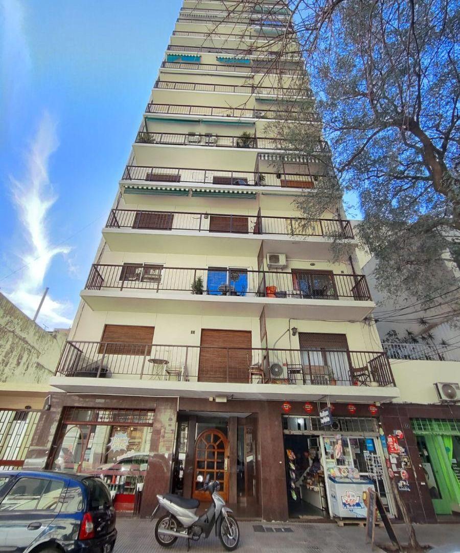 Cómodo y muy luminoso 2amb con balcón y lavadero en gran ubicación