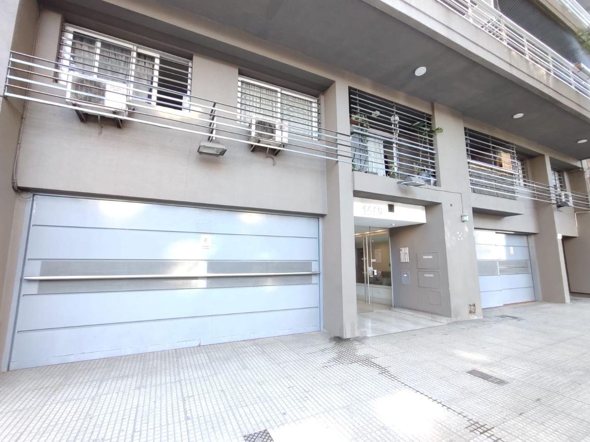 Muy buen 2amb en suite con amplio balcón - cochera - toilette