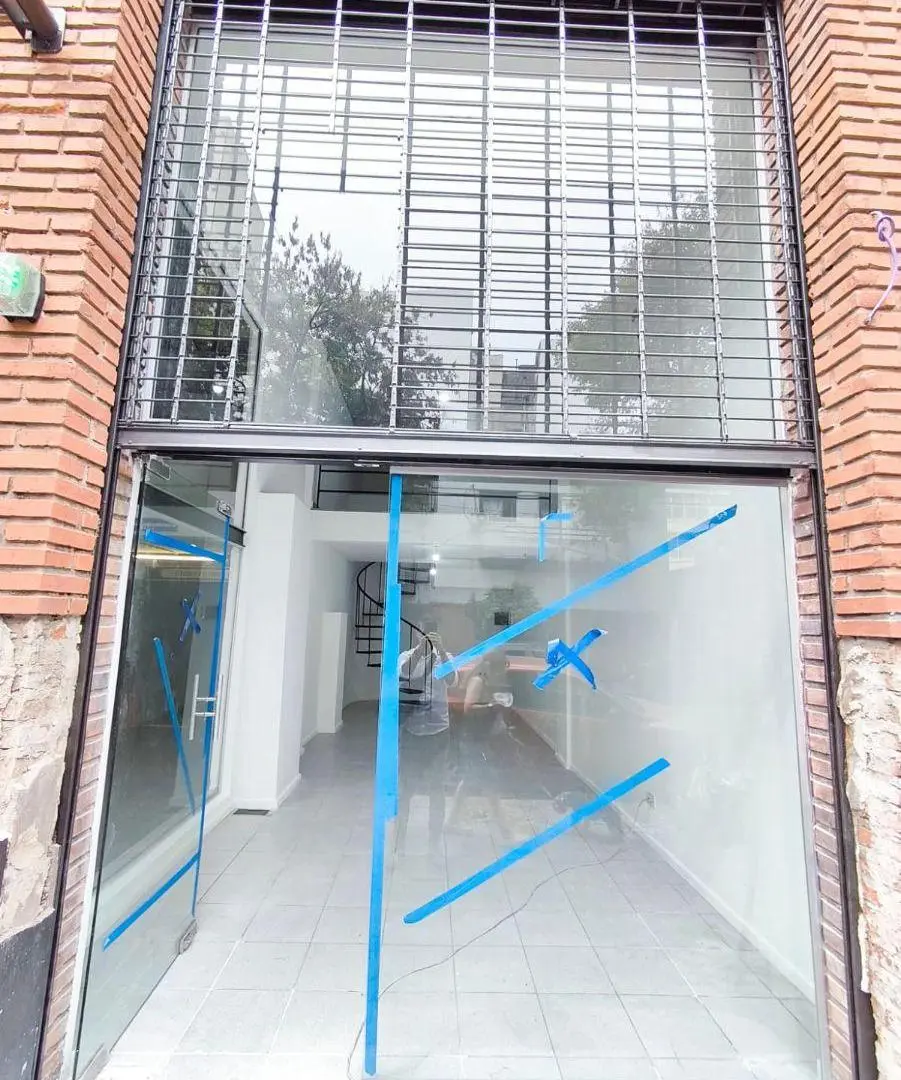 Excelente local en planta abierta hecho a nuevo sin expensas 1