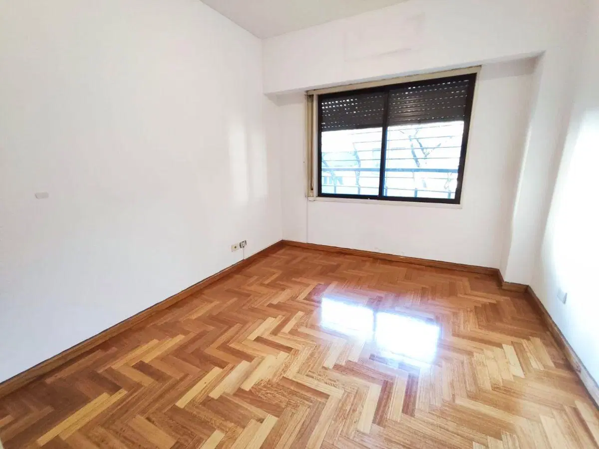 Hermoso SEMIPISO al frente de 4amb con balcón corrido y cochera 5