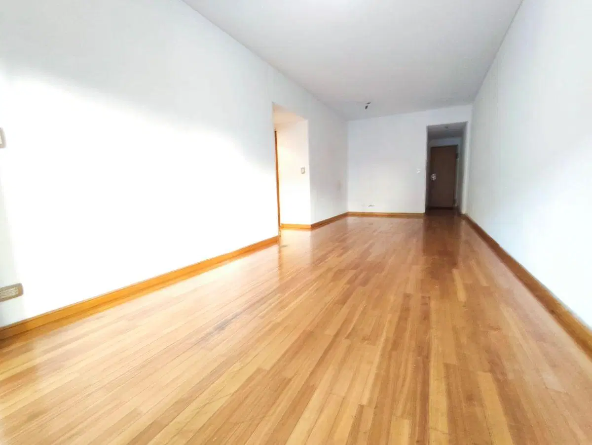 Hermoso SEMIPISO al frente de 4amb con balcón corrido y cochera 8