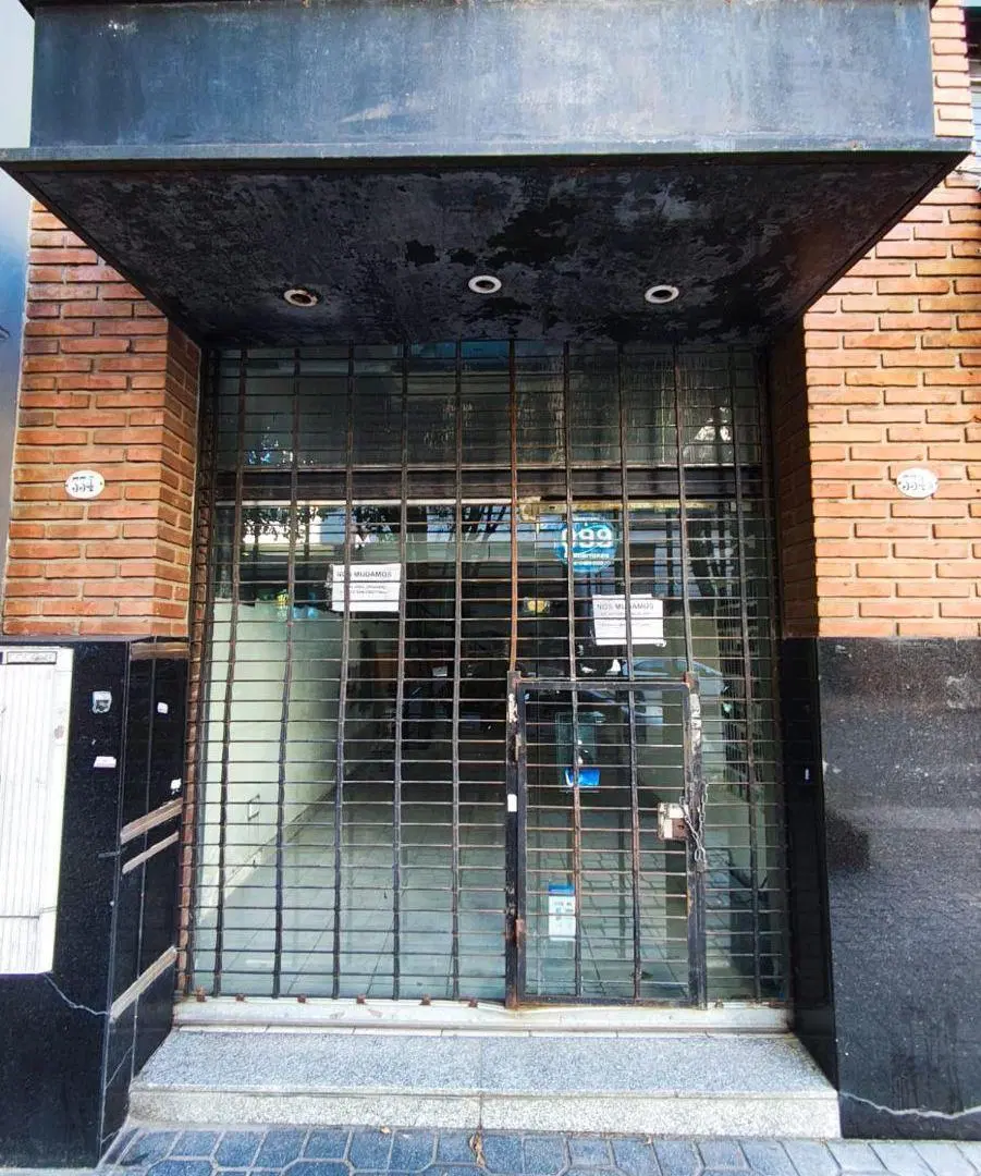Excelente local en planta abierta sin expensas 2