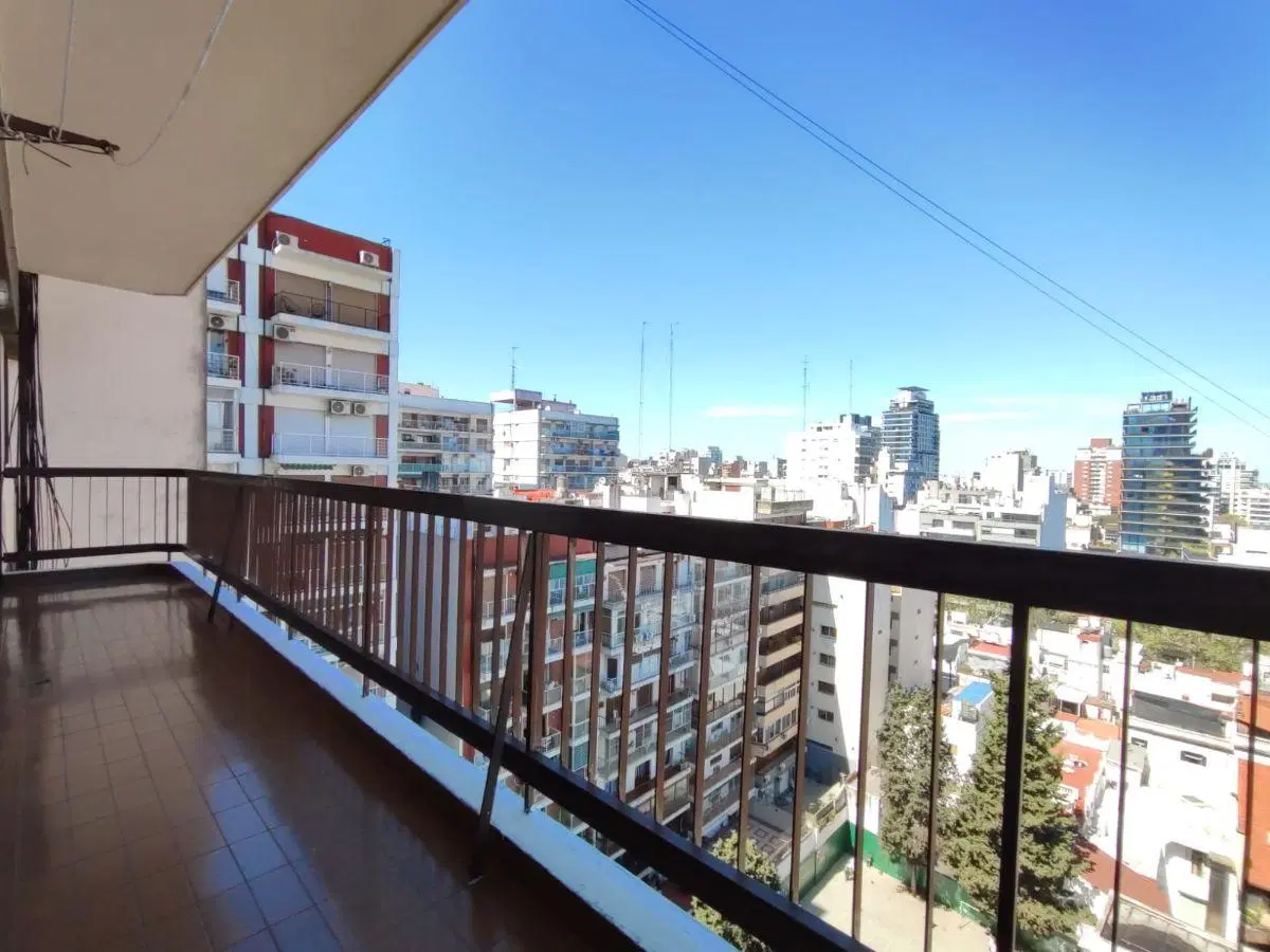 Muy buen 4amb en piso alto con balcón, vista abierta y cochera 1