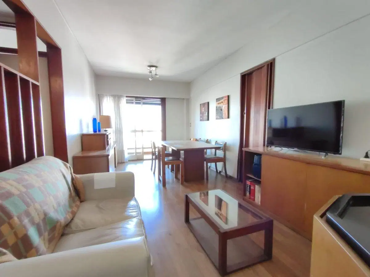 Muy buen 4amb en piso alto con balcón, vista abierta y cochera 4