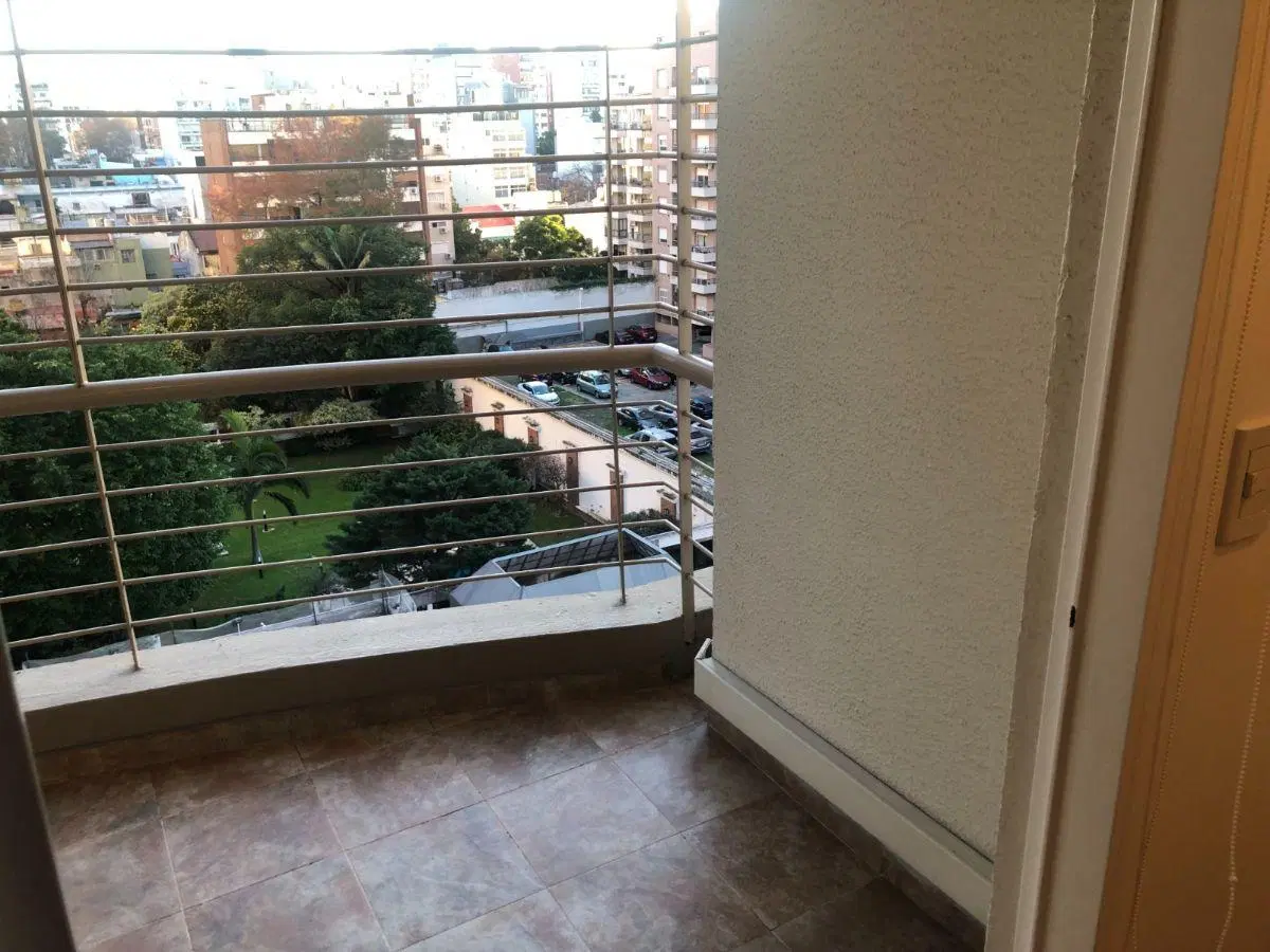 Excelente 3amb con balcón y cochera en impecable estado 2