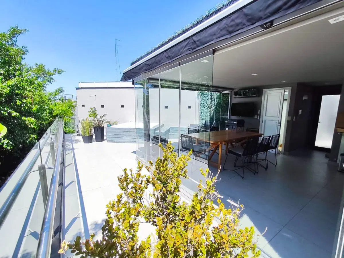 Magnífica casa de 5 plantas a nuevo con ascensor y terraza 2