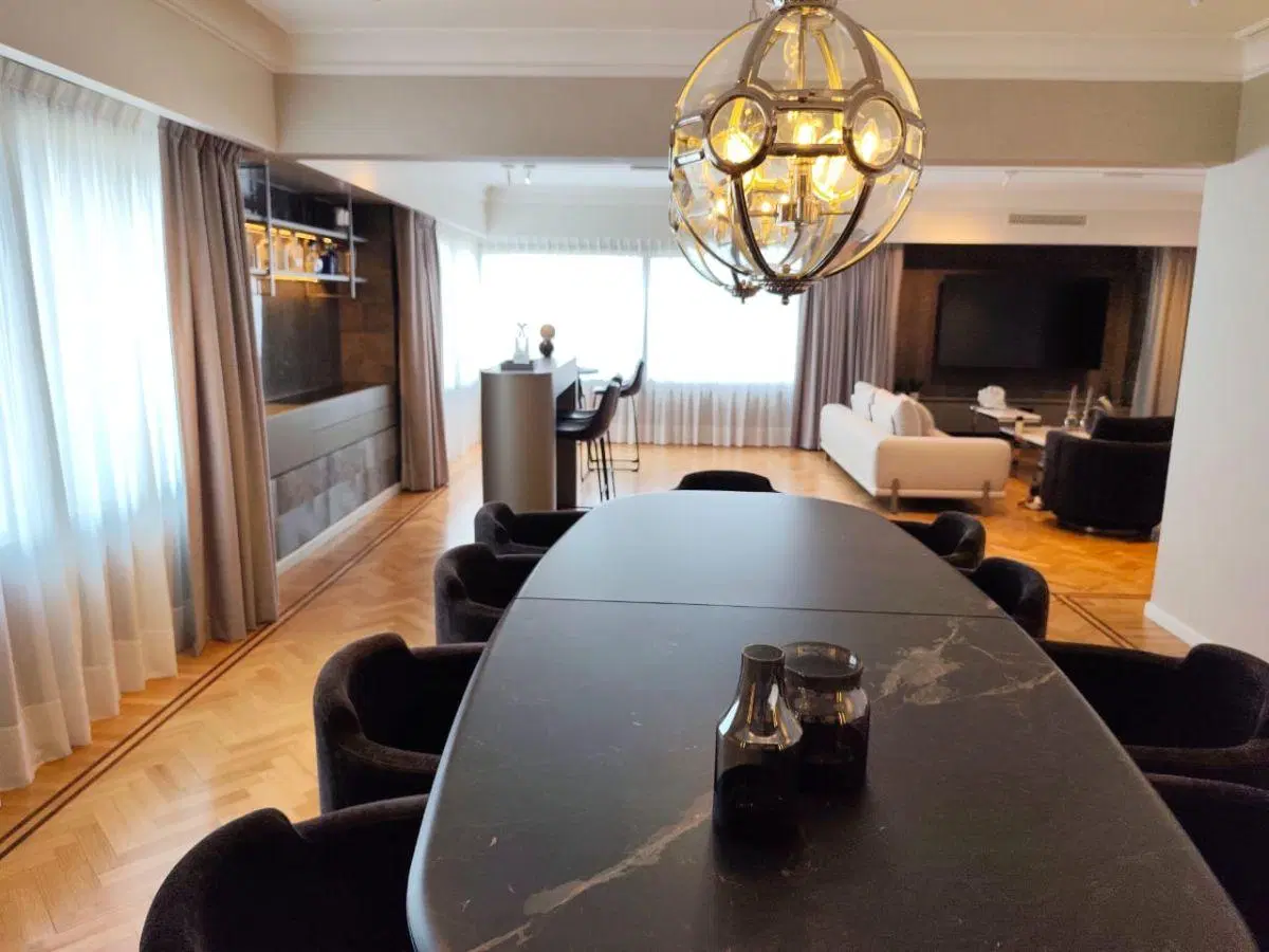 Impecable semipiso a nuevo con 4 cocheras 4