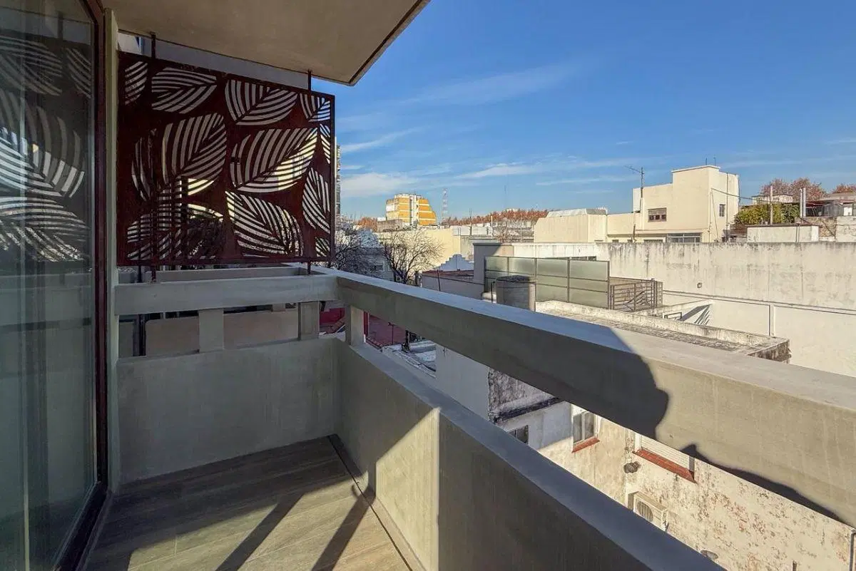 Monoambiente a estrenar con balcón en edificio de categoría 8