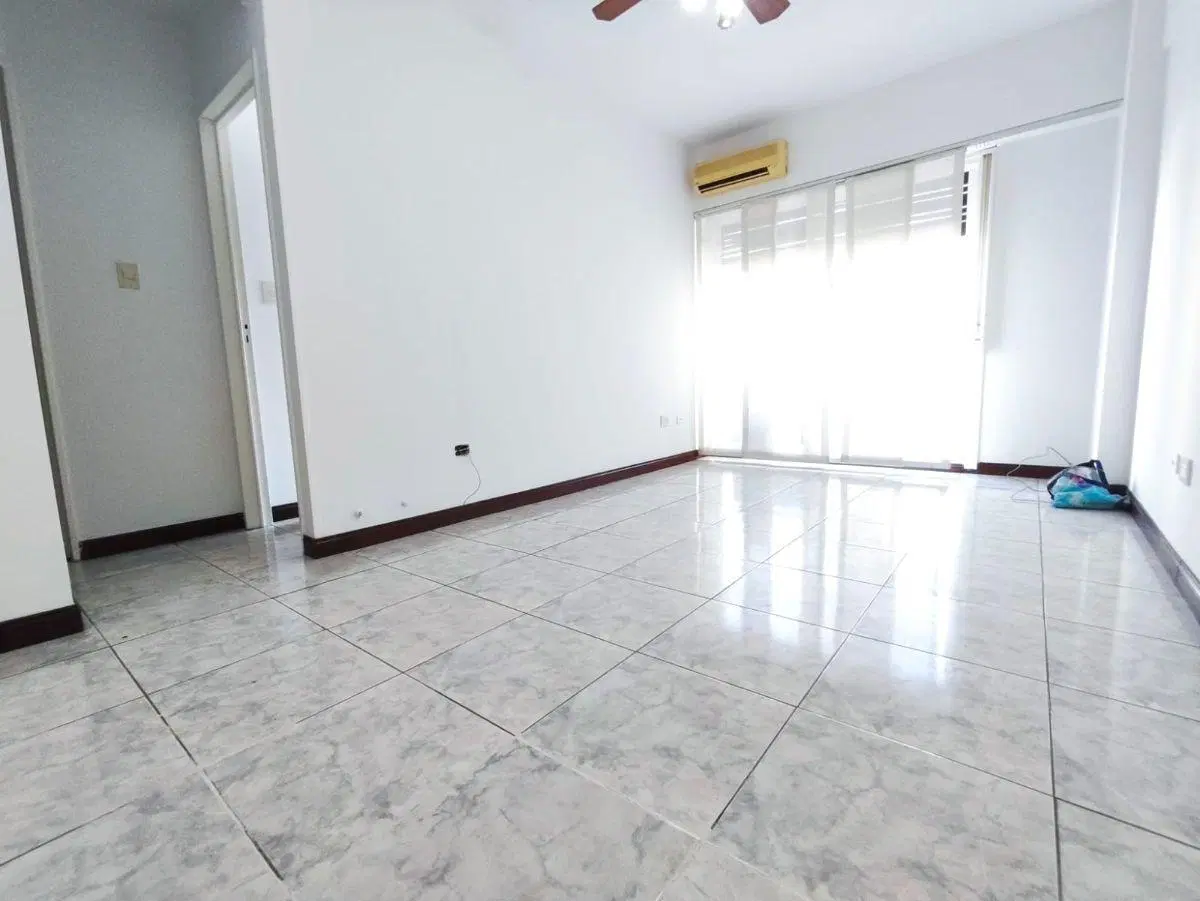Muy buen 2amb remodelado con balcón y baulera en gran ubicación 5