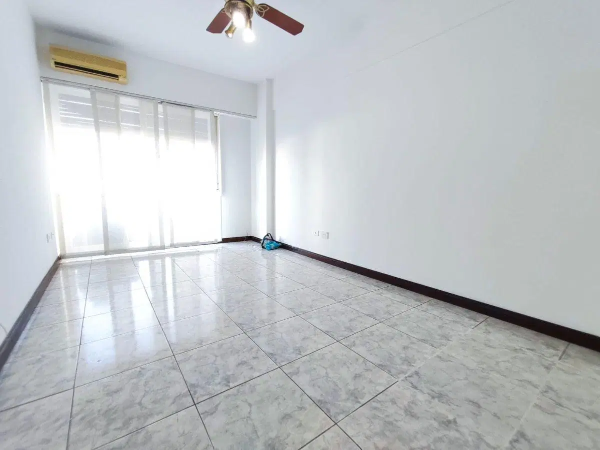 Muy buen 2amb remodelado con balcón y baulera en gran ubicación 2