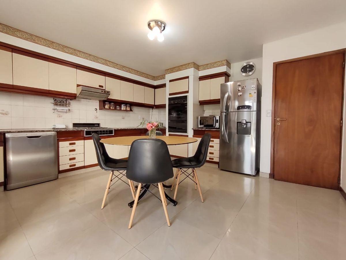 Foto de Preciosa casa con amplio jardín en impecable estado, imagen 2