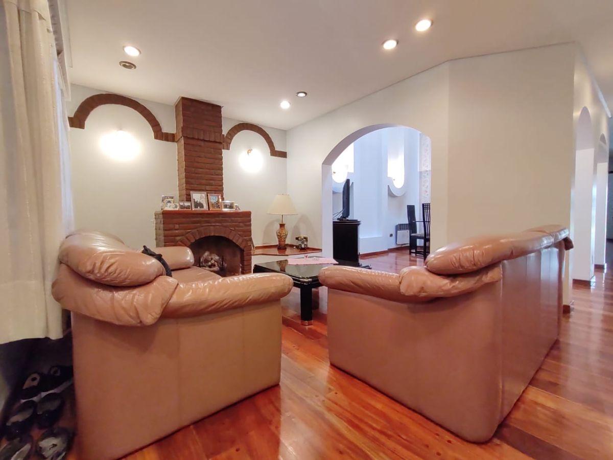 Foto de Preciosa casa con amplio jardín en impecable estado, imagen 5