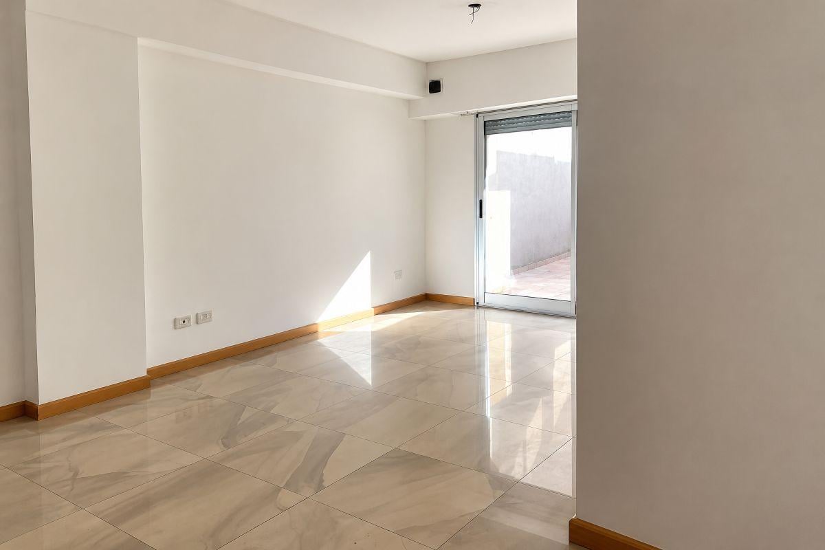Foto de Hermoso 3 Amb con Gran Patio y Bajas Expensas, imagen 2