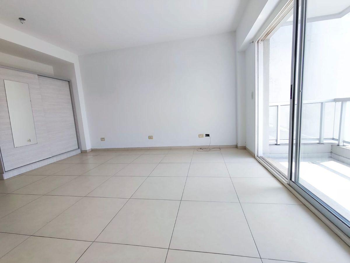 Foto de Muy buen ambiente con balcón - ideal inversión, imagen 5