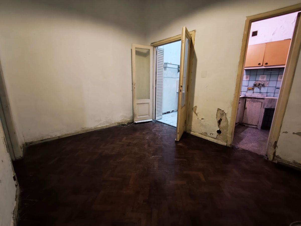 Foto de Oportunidad a refaccionar, 2amb con patio en gran ubicación, imagen 3