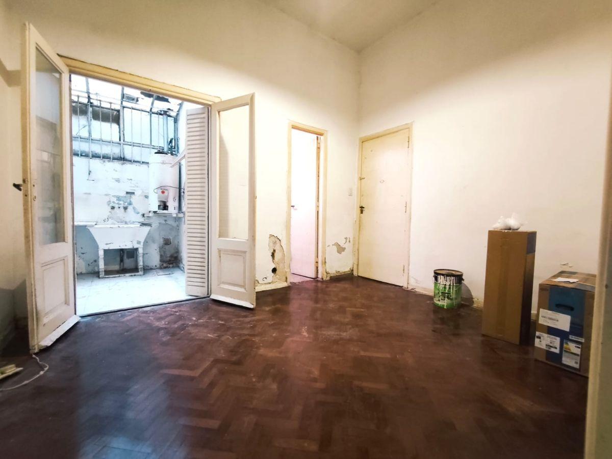 Foto de Oportunidad a refaccionar, 2amb con patio en gran ubicación, imagen 1