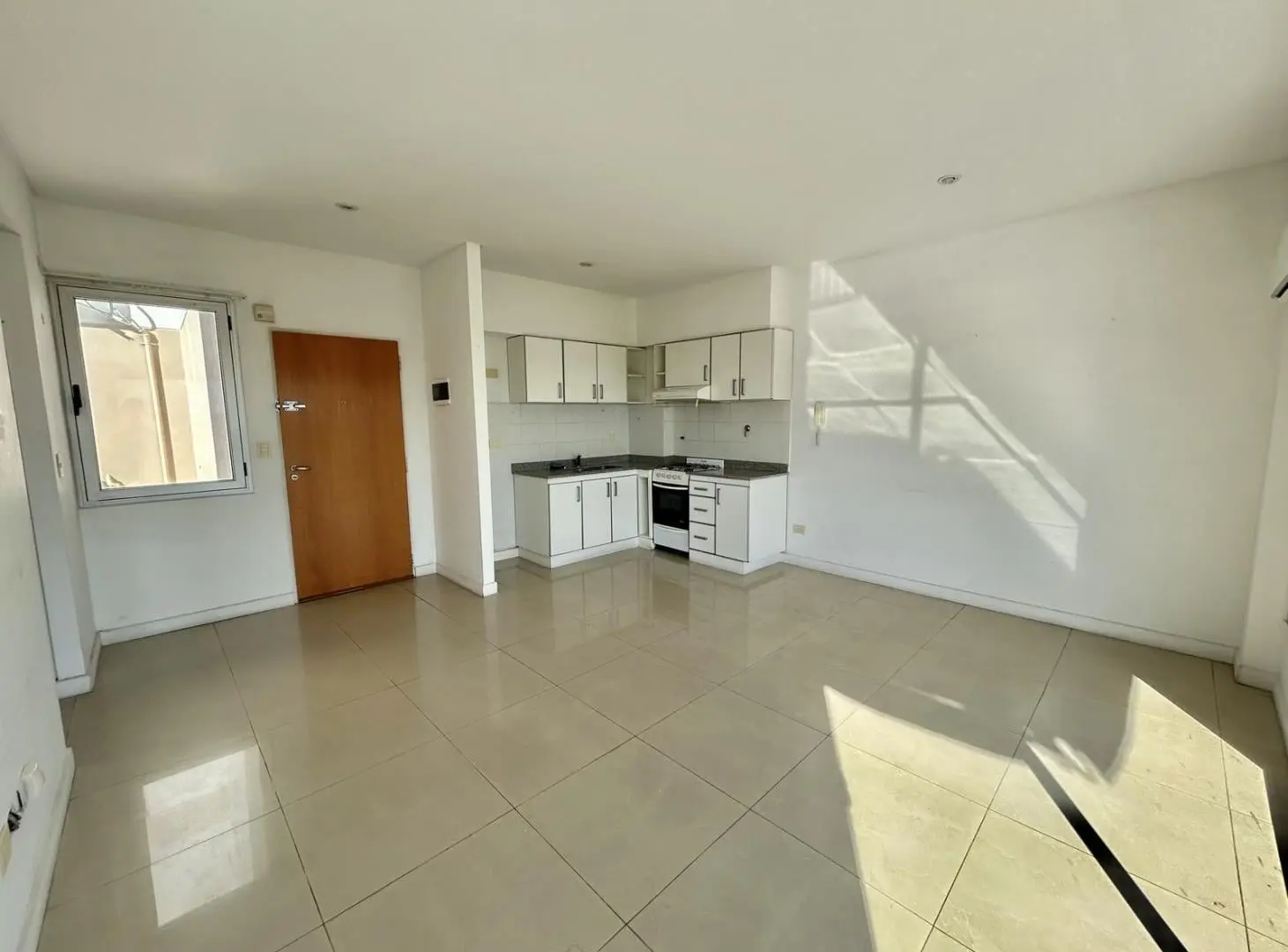 VENTA DE SEMIPISO 2 AMBIENTES CON BALCÓN – APTO CRÉDITO 4