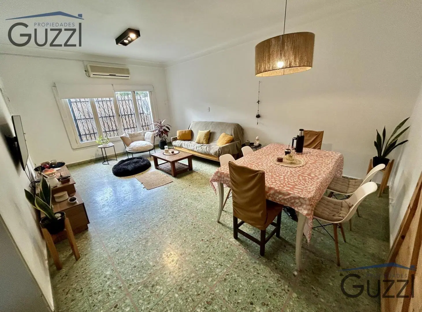 Venta de casa en bloque con cochera en Villa Adelina, a 2 cuadras de Av. de Mayo. 5