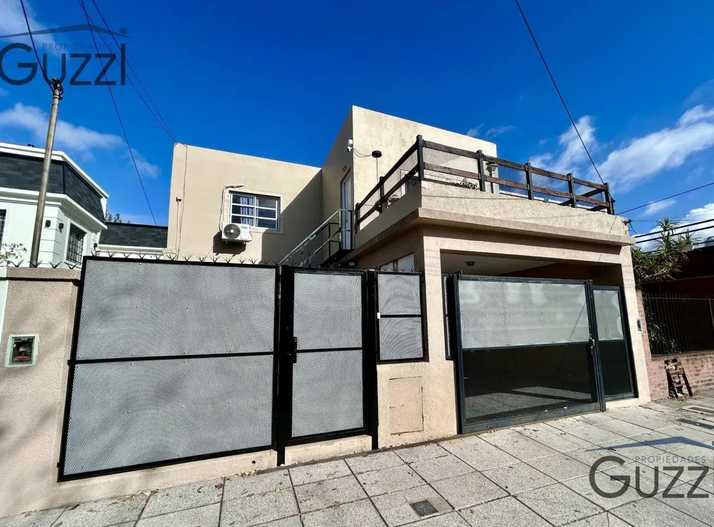 Venta de casa en bloque con cochera en Villa Adelina, a 2 cuadras de Av. de Mayo. 4