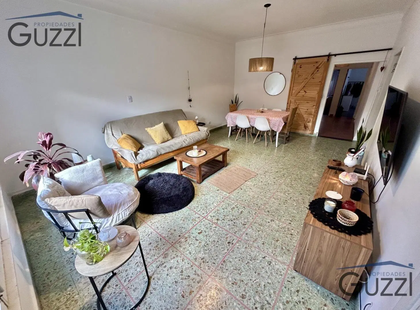 Venta de casa en bloque con cochera en Villa Adelina, a 2 cuadras de Av. de Mayo. 3