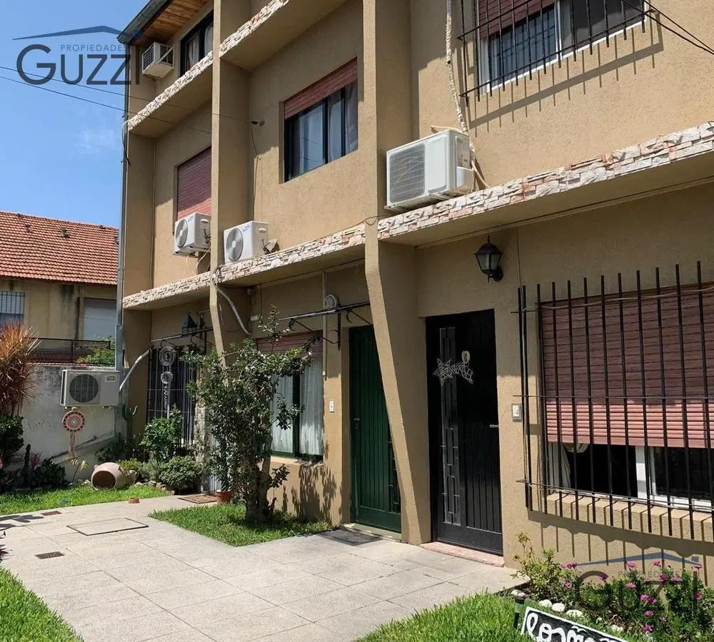VENTA DÚPLEX 5 AMBIENTES CON JARDÍN EN CARAPACHAY - APTO CREDITO 5